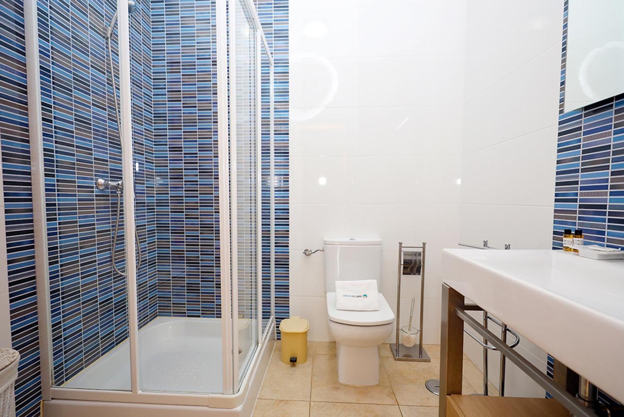 Lagos Central Wellness Bilik gambar